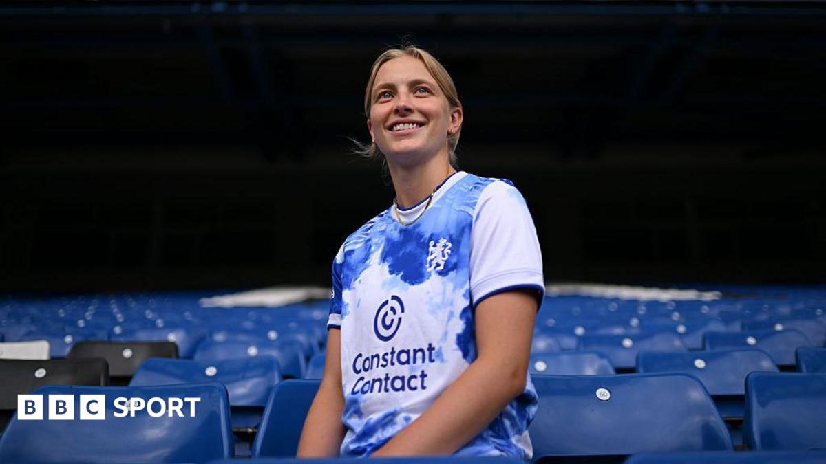 Aggie Beever-Jones Pronta para a Nova Temporada