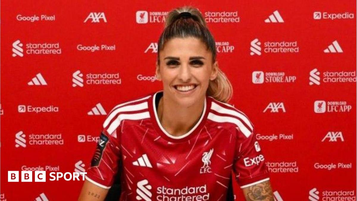 Liverpool contrata meio-campista espanhol