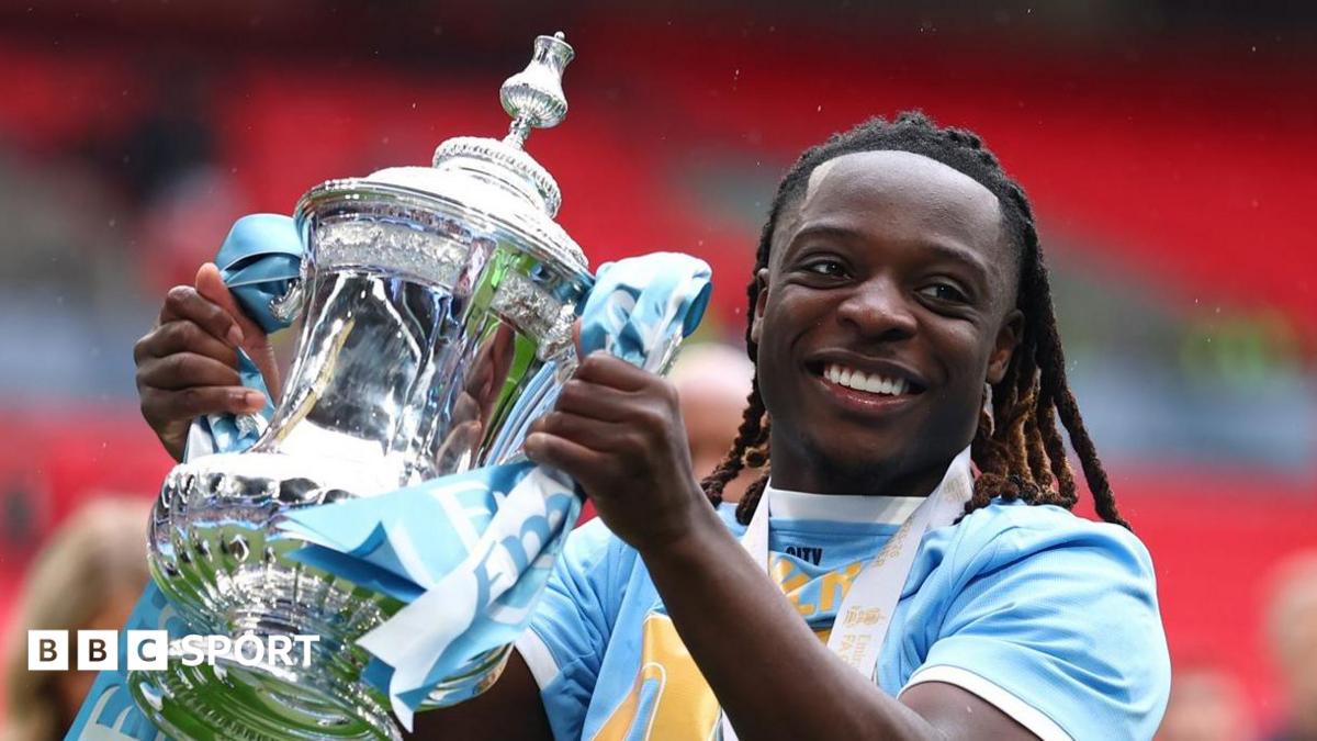 Renovação de Contrato de Jeremy Doku com o Manchester City
