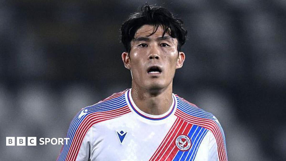 Crystal Palace contrata zagueiro japonês Takehiro Tomiyasu
