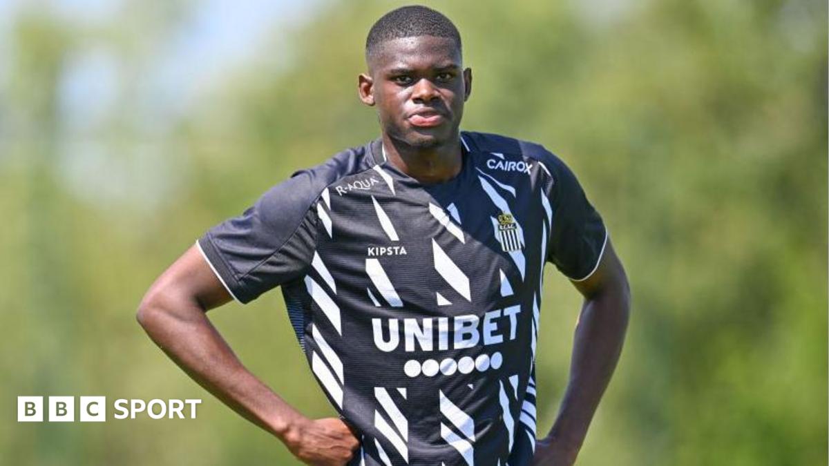 Aberdeen Reforça Ataque com Mitchy Ntelo
