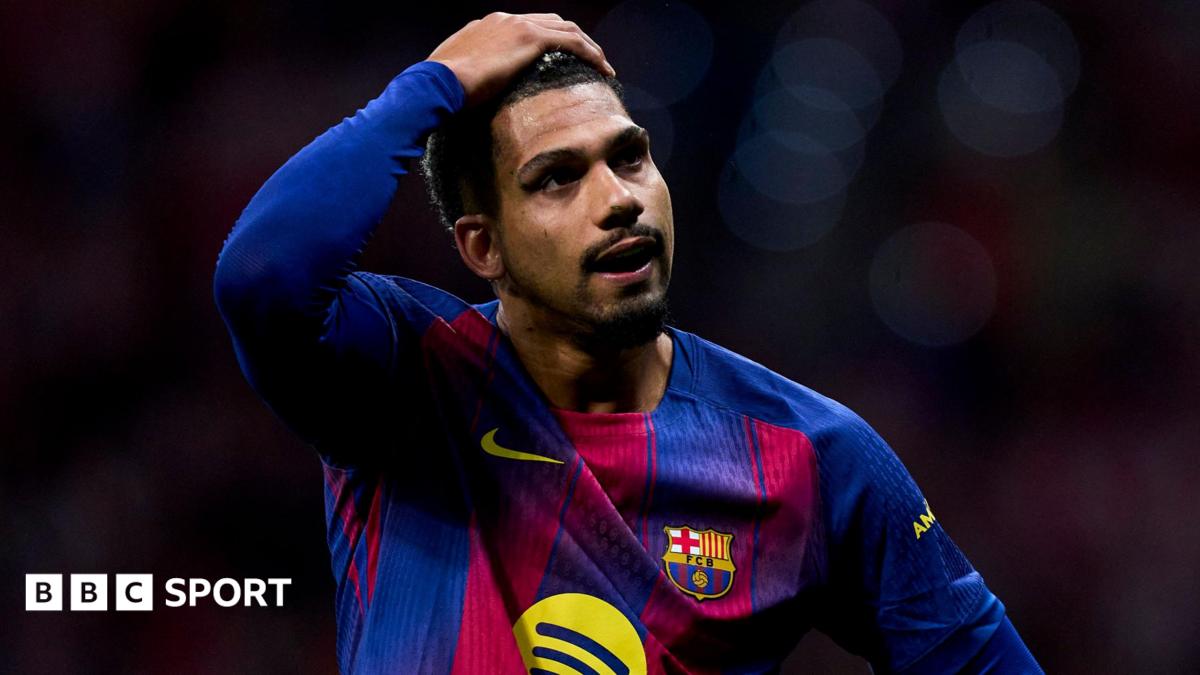 Araujo chega ao Liverpool e pode ser peça fundamental