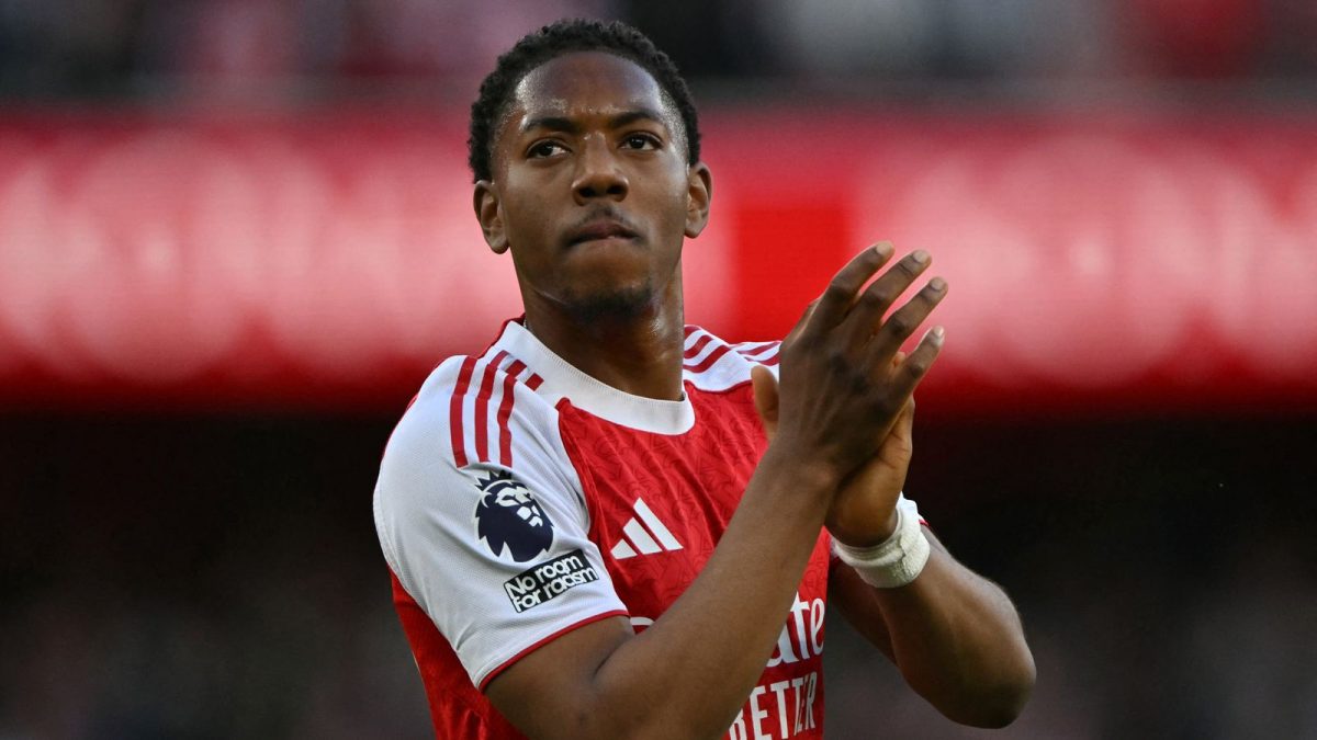 Chelsea e Arsenal em Disputa por Myles Lewis-Skelly