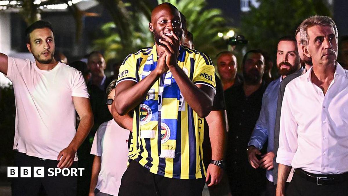 Romelu Lukaku faz transferência emocional para o Fenerbahce