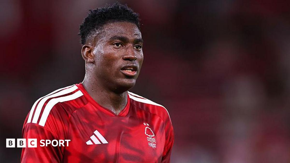 Coventry City Contrata Awoniyi
