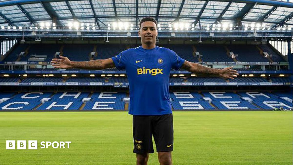 Manchester City investe pesado na janela de transferências