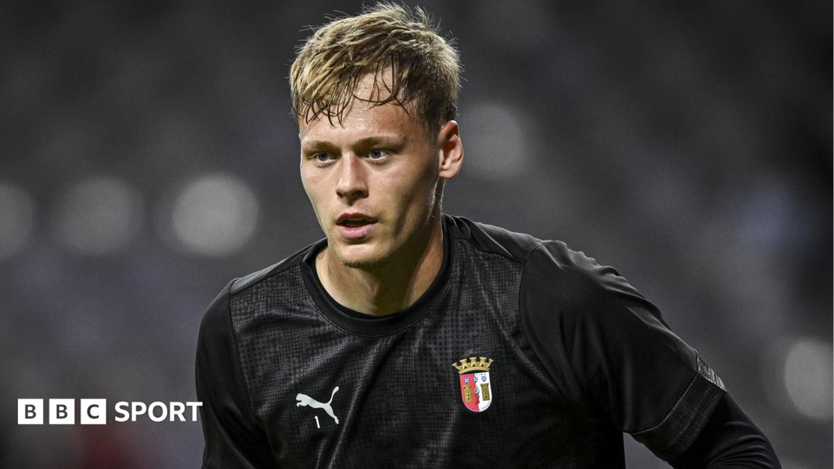 Newcastle Contrata Goleiro Lukas Hornicek