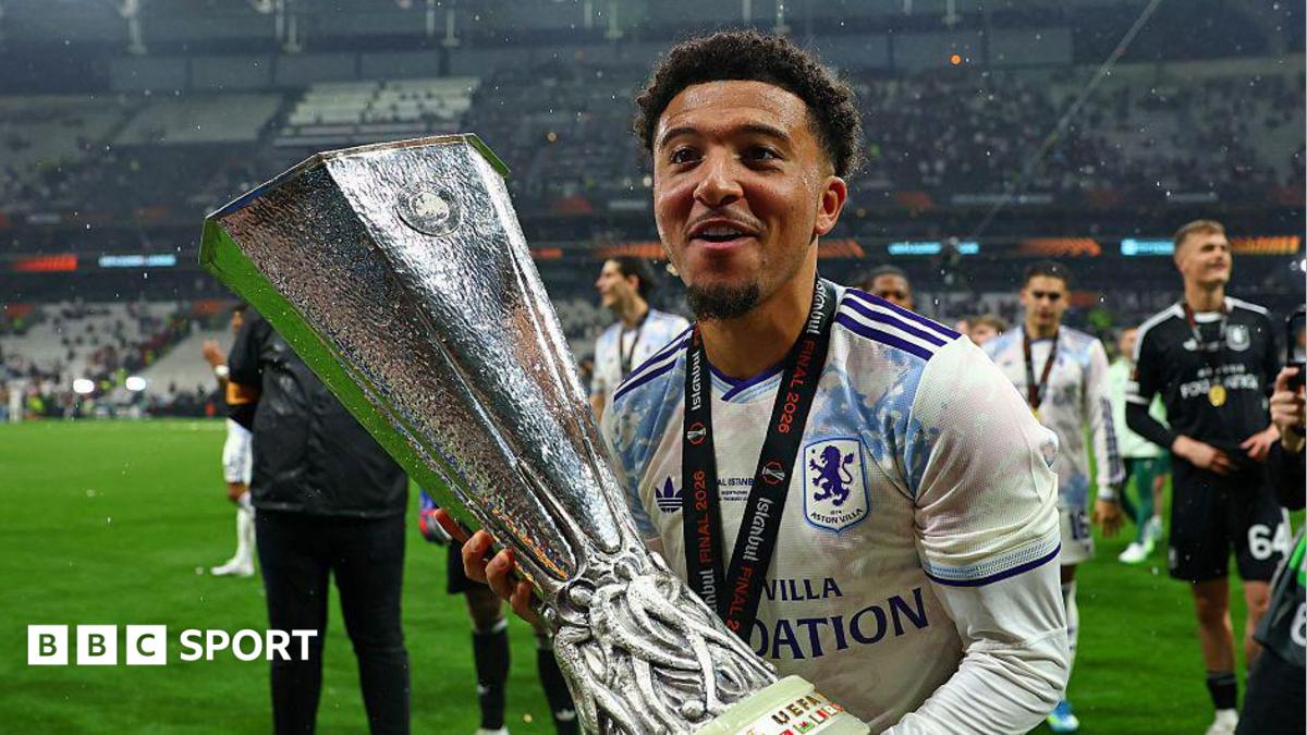 Jadon Sancho treina com o Flixton FC